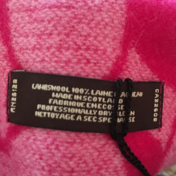 NWT Coach Fuschia Fringe Scarf - Picture 6 of 6